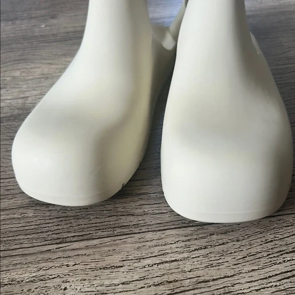 Bottega Veneta Clogs - Picture 8 of 17